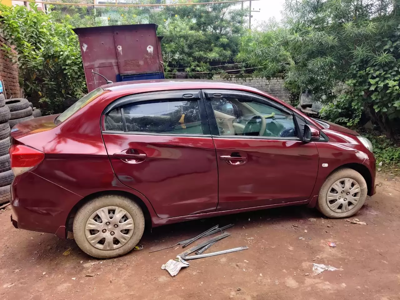 Honda Amaze Red Perfect New Like condition.